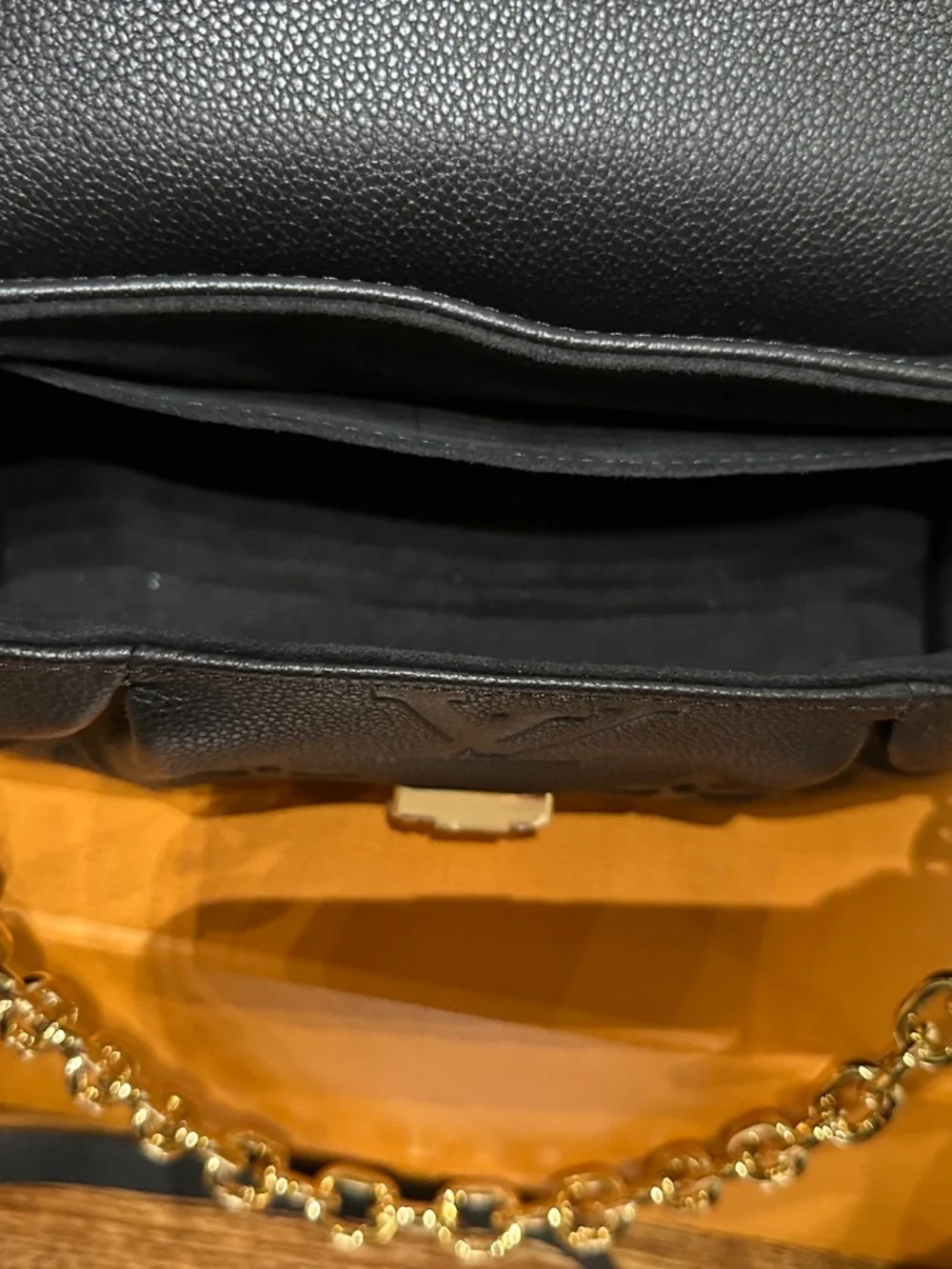 Louis Vuitton Favorite Shoulder Bag Black Leather - Picture 5 of 7